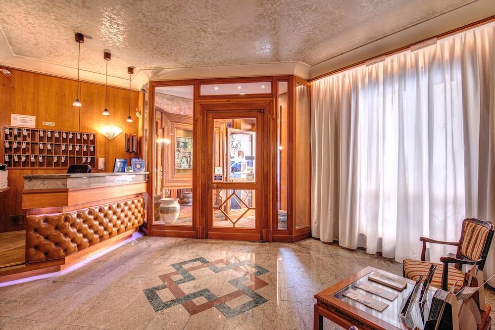 Hotel Verona Roma Esterno foto