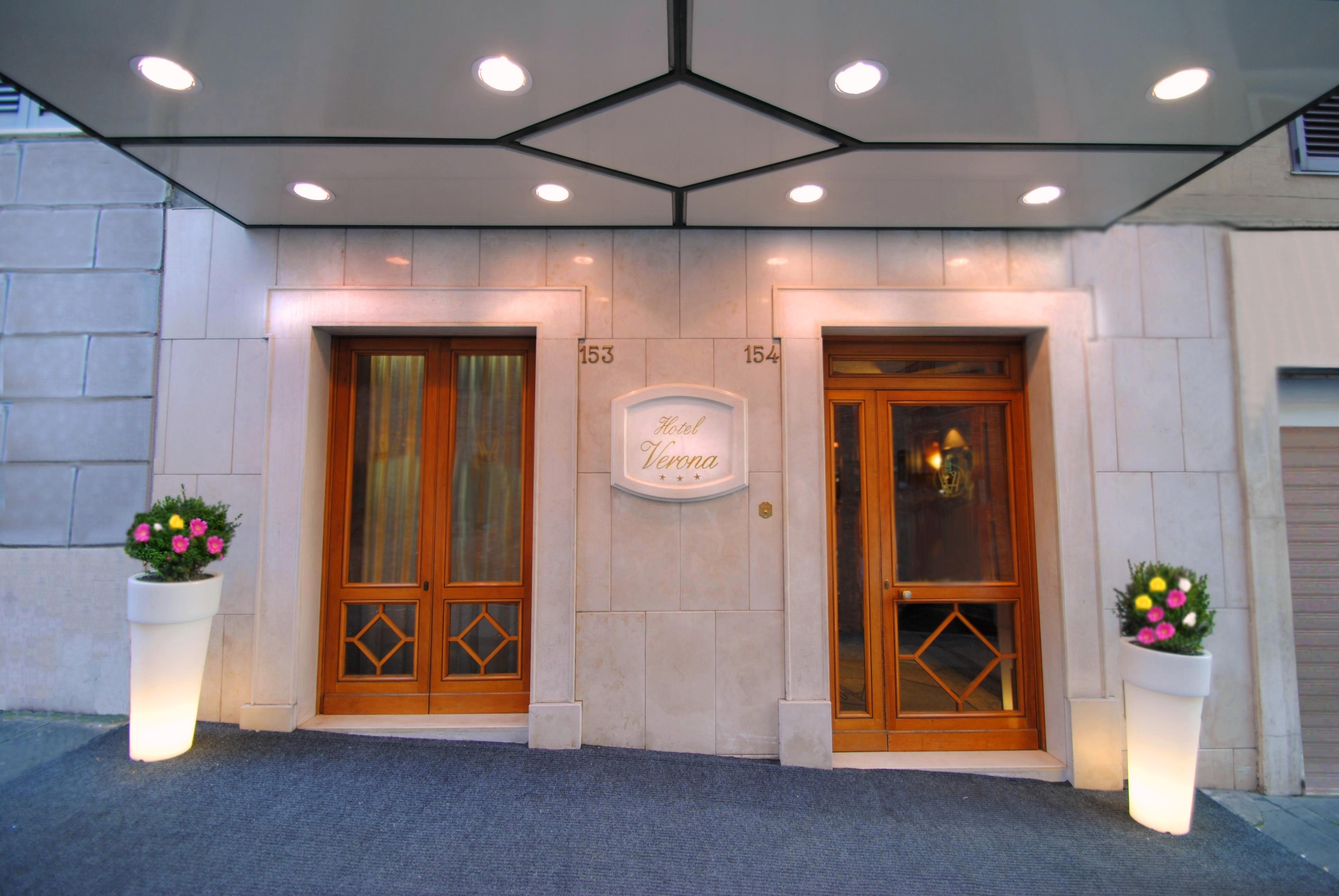 Hotel Verona Roma Esterno foto